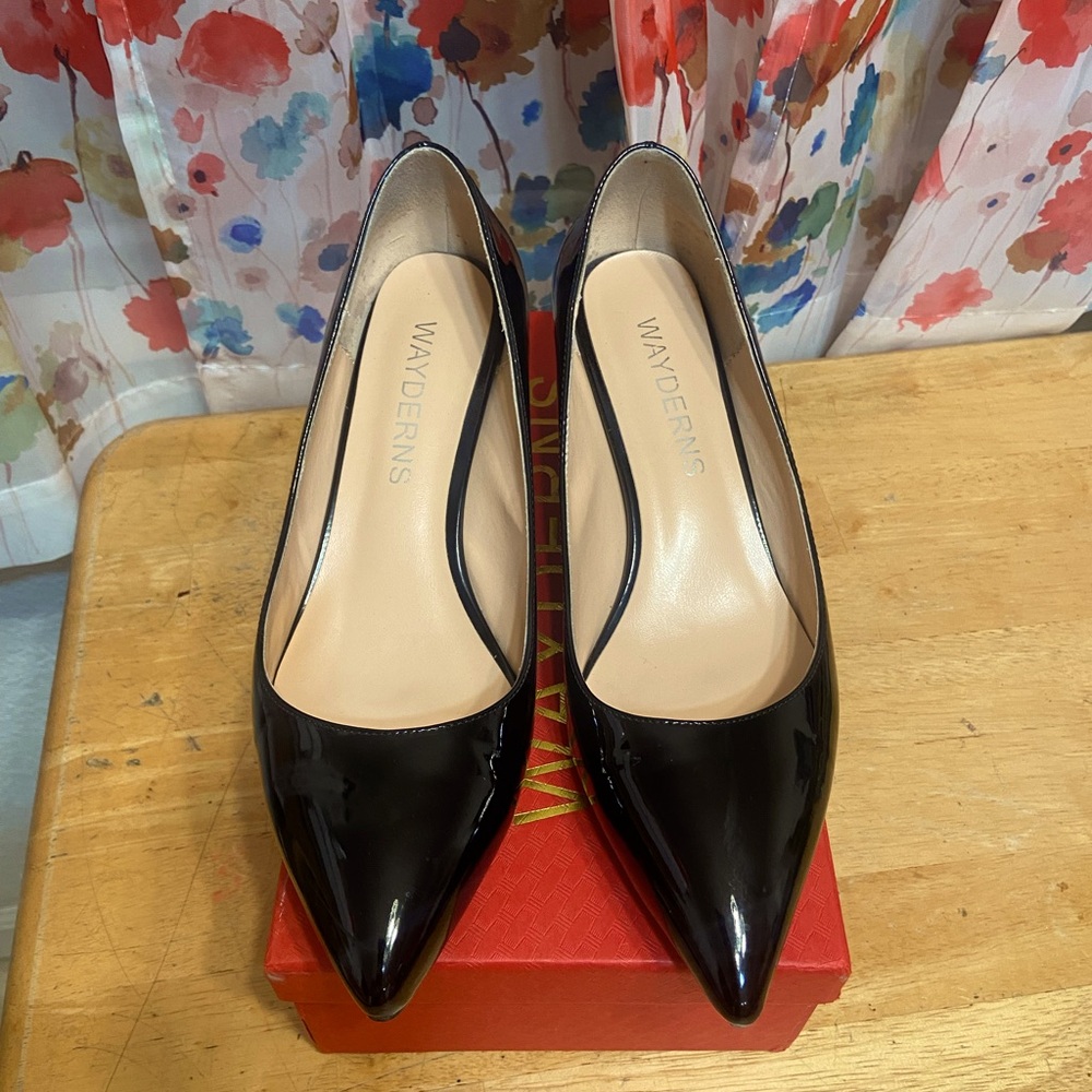 Black patent chunk heel